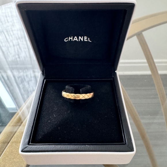 Chanel Coco Crush Ring - 18k Gold - Size 6 - Picture 2 of 2
